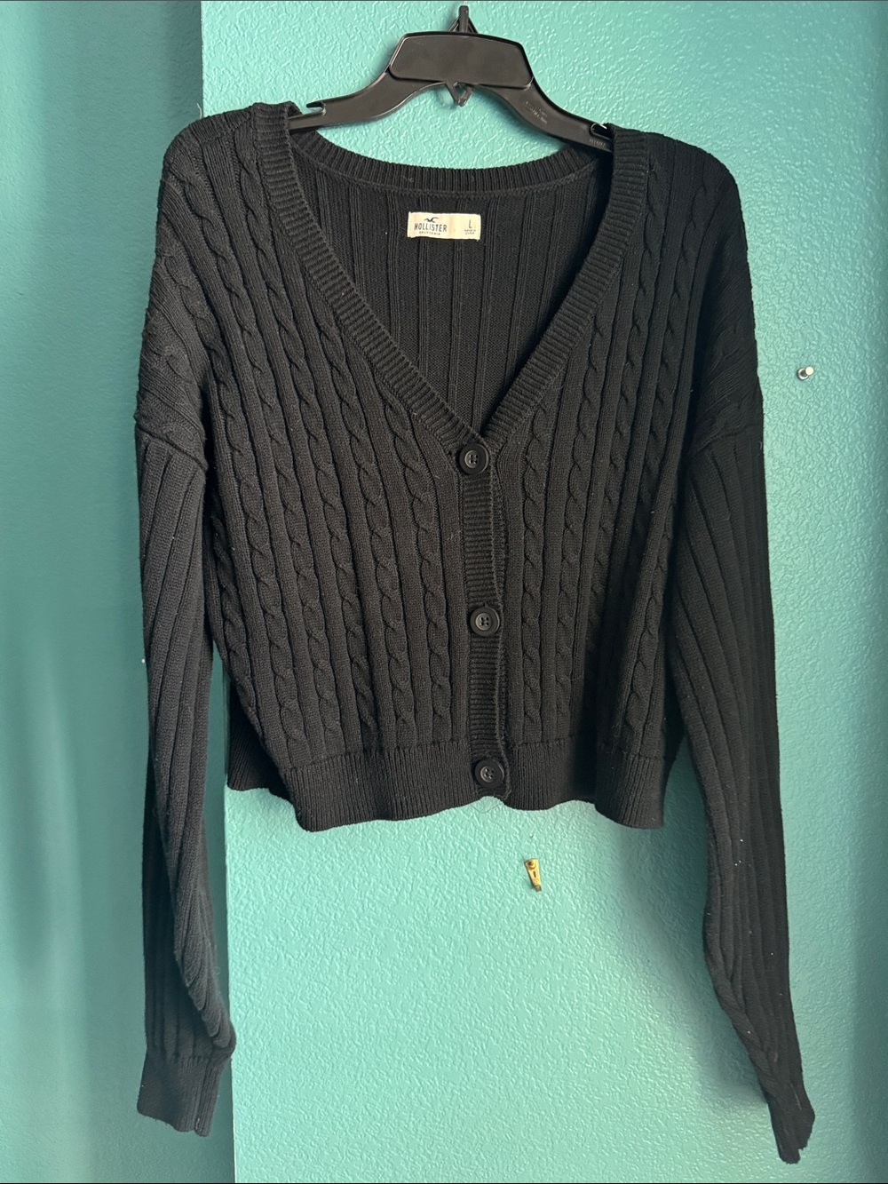 Hollister Black Cropped Cable-Knit V-Neck Button Cardigan